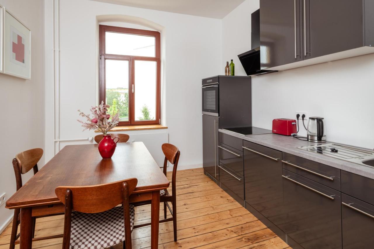 Kuenstlerzimmer Im Kulturhaus Haeselburg Гера Екстериор снимка