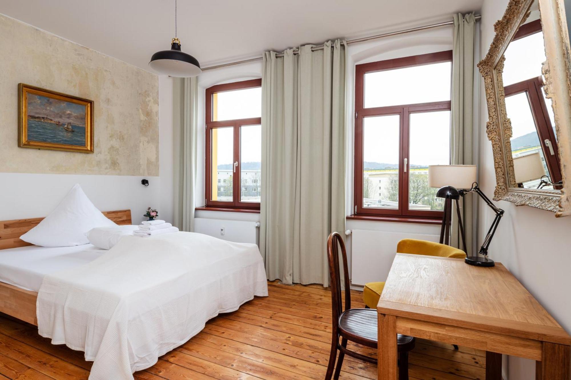 Kuenstlerzimmer Im Kulturhaus Haeselburg Гера Екстериор снимка