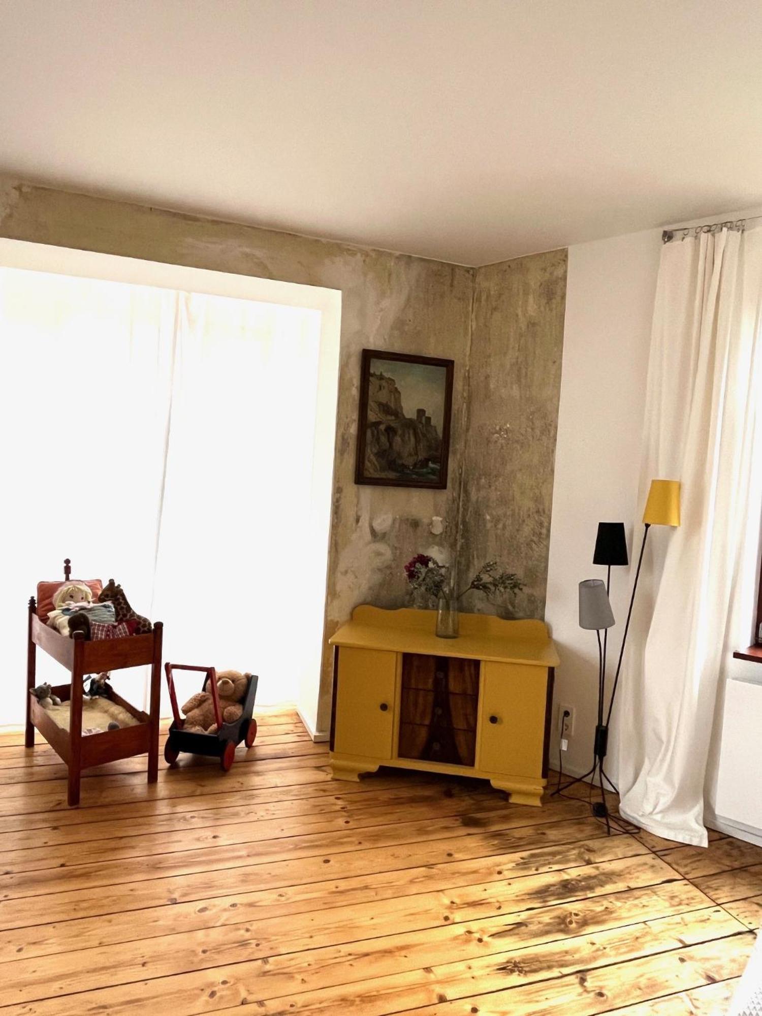 Kuenstlerzimmer Im Kulturhaus Haeselburg Гера Екстериор снимка