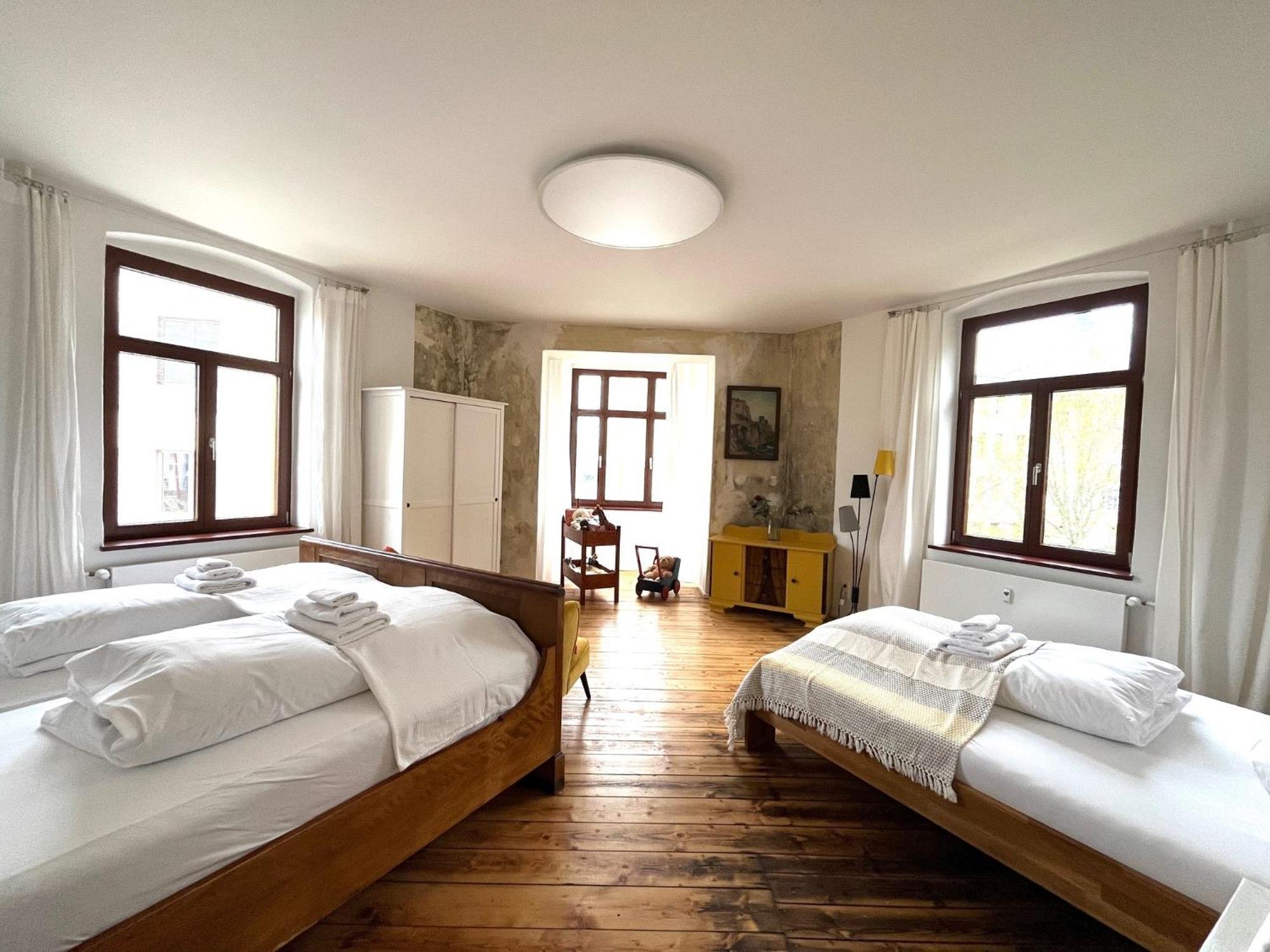 Kuenstlerzimmer Im Kulturhaus Haeselburg Гера Екстериор снимка
